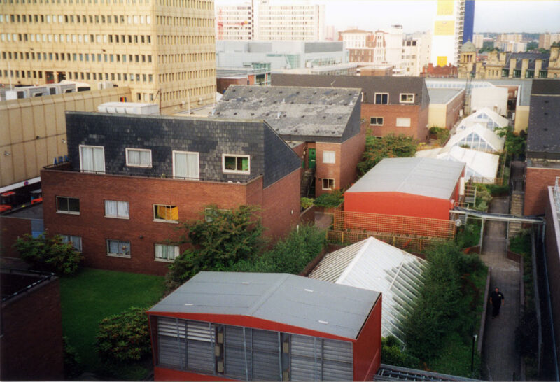 https://mainstream-modern.fablr.uk/wp-content/uploads/2023/12/arndale-roof-002.jpg